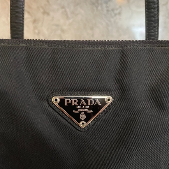 SOLD Prada Multi Pocket Tessuto Nylon Shoulder Bag - Picture 3 of 12